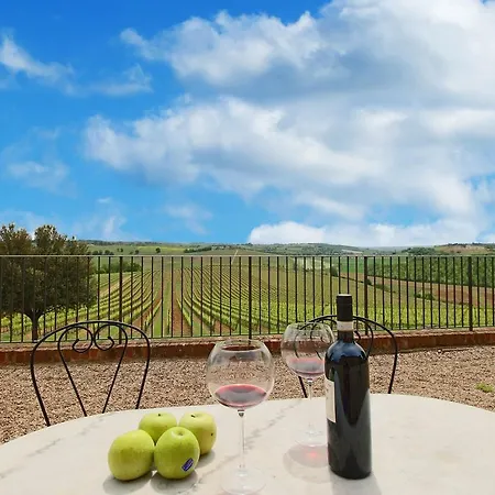 Amazing Farmhouse In Montepulciano With Shared Swimming Pool Petrignano Del Lago