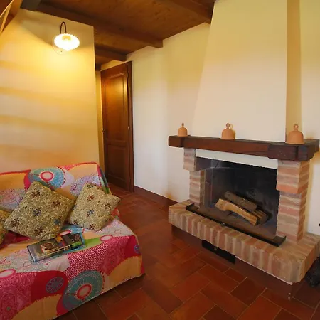 Amazing Farmhouse In Montepulciano With Shared Swimming Pool