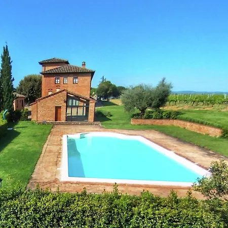 Holiday home Amazing Farmhouse In Montepulciano With Shared Swimming Pool