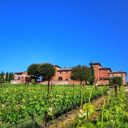 Amazing Farmhouse In Montepulciano With Shared Swimming Pool
