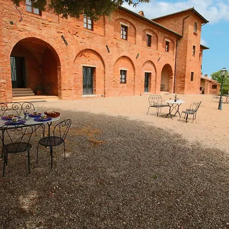 Tatil Evi Amazing Farmhouse In Montepulciano With Shared Swimming Pool